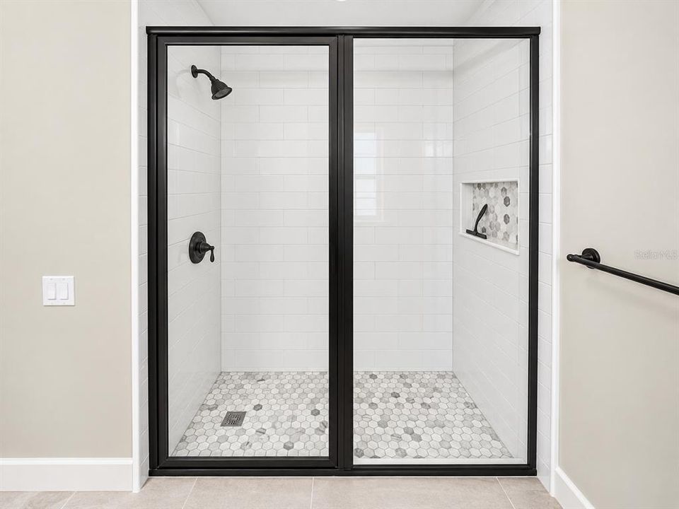 For Rent: $2,300 (3 beds, 2 baths, 1327 Square Feet)