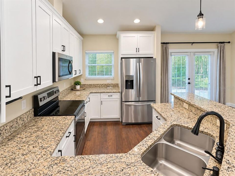 For Rent: $2,300 (3 beds, 2 baths, 1327 Square Feet)