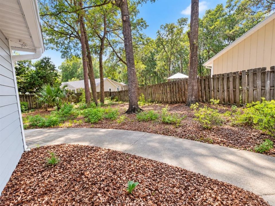 For Rent: $2,300 (3 beds, 2 baths, 1327 Square Feet)