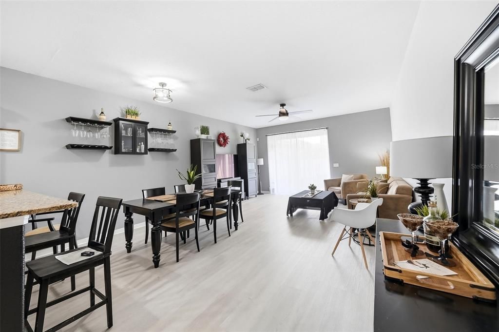 En Venta: $315,000 (3 camas, 2 baños, 2010 Pies cuadrados)