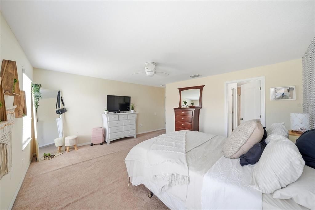 En Venta: $315,000 (3 camas, 2 baños, 2010 Pies cuadrados)