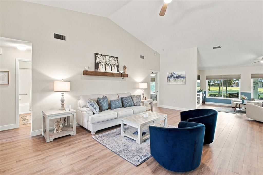 For Sale: $450,000 (2 beds, 2 baths, 1903 Square Feet)