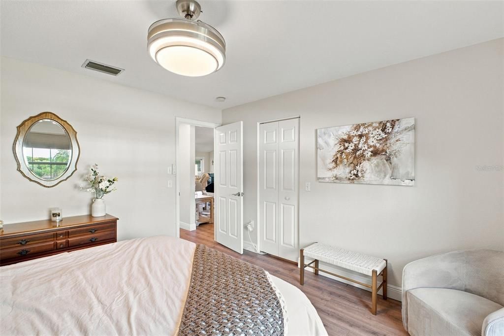 For Sale: $450,000 (2 beds, 2 baths, 1903 Square Feet)