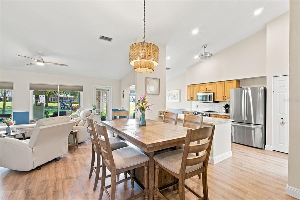 For Sale: $450,000 (2 beds, 2 baths, 1903 Square Feet)