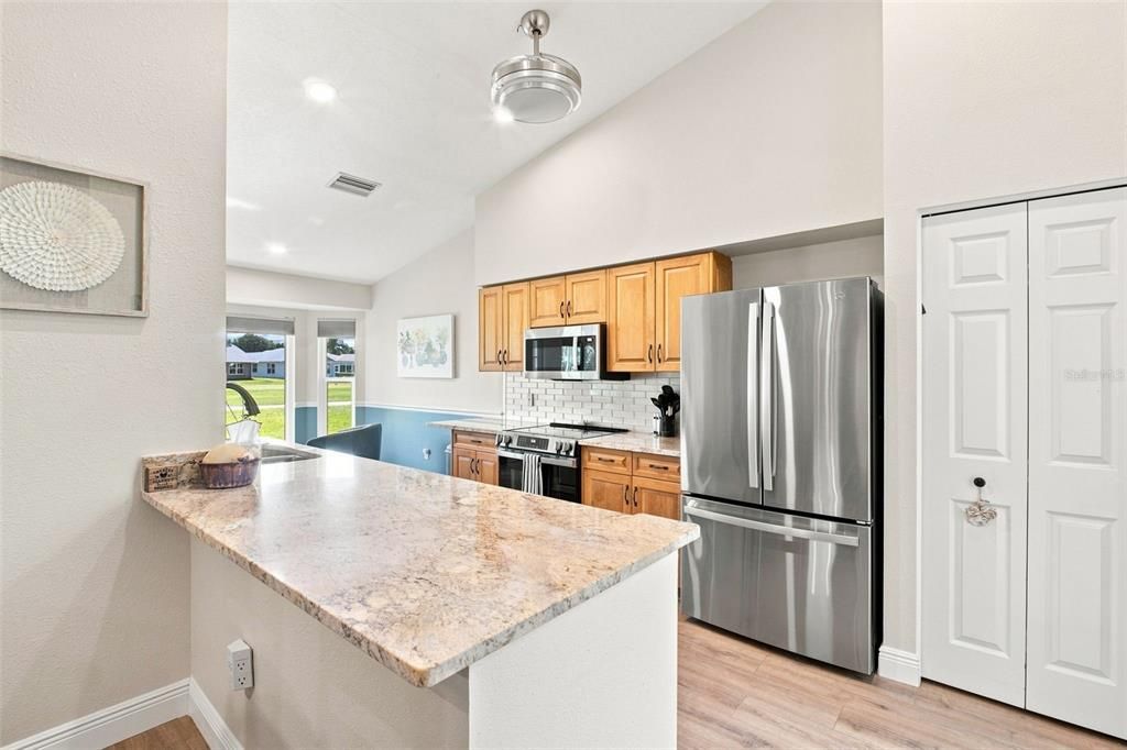 For Sale: $450,000 (2 beds, 2 baths, 1903 Square Feet)