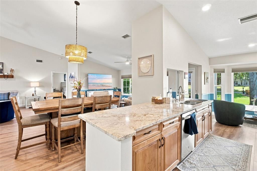 For Sale: $450,000 (2 beds, 2 baths, 1903 Square Feet)