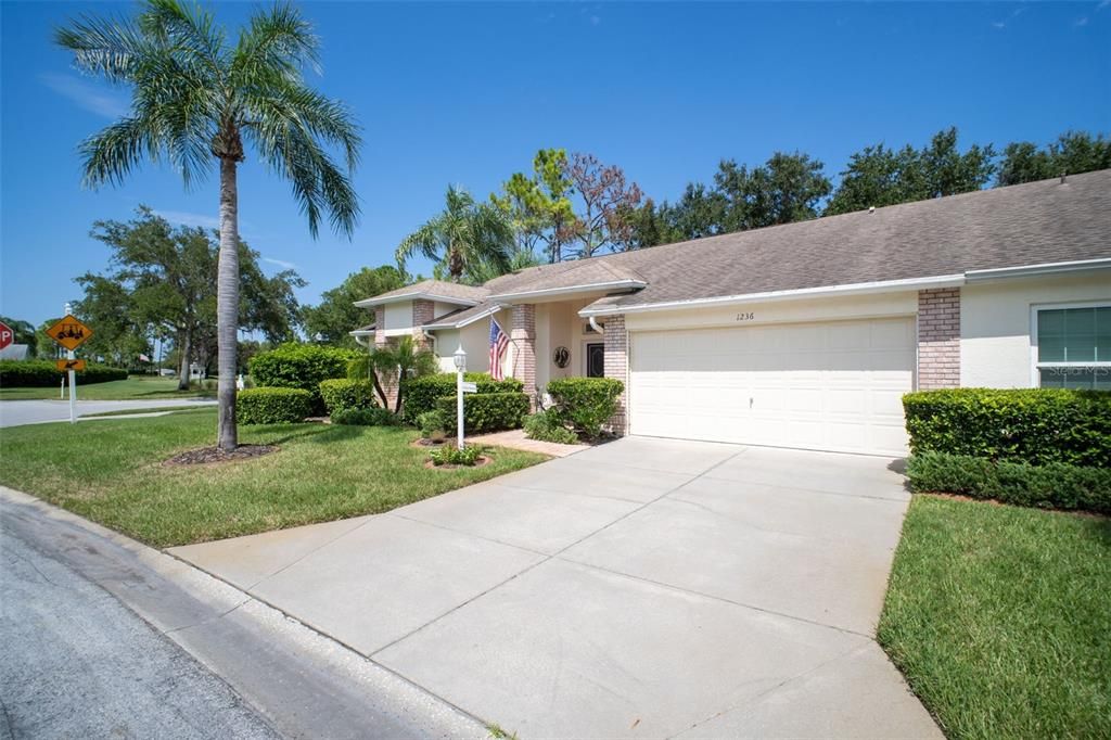 For Sale: $450,000 (2 beds, 2 baths, 1903 Square Feet)