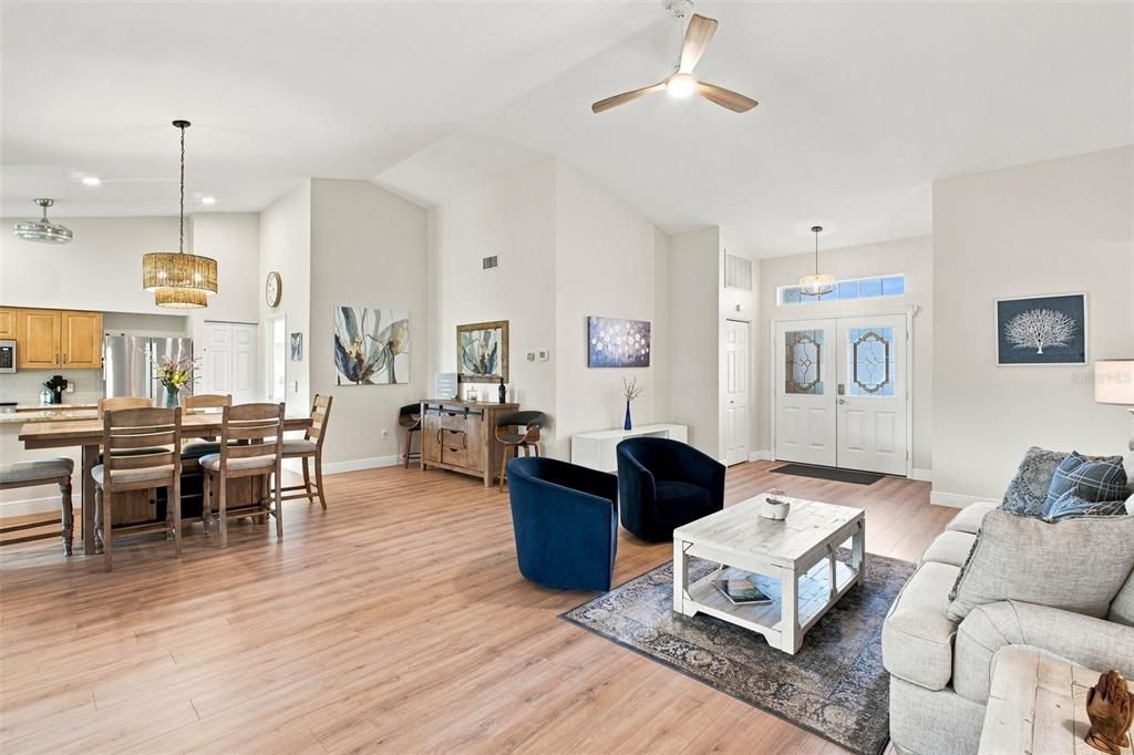 For Sale: $450,000 (2 beds, 2 baths, 1903 Square Feet)