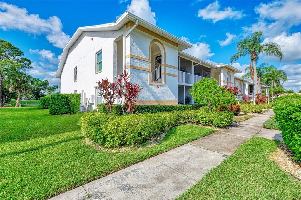 For Sale: $199,000 (2 beds, 2 baths, 1352 Square Feet)