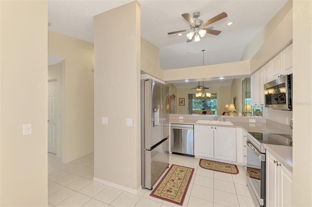 For Sale: $199,000 (2 beds, 2 baths, 1352 Square Feet)