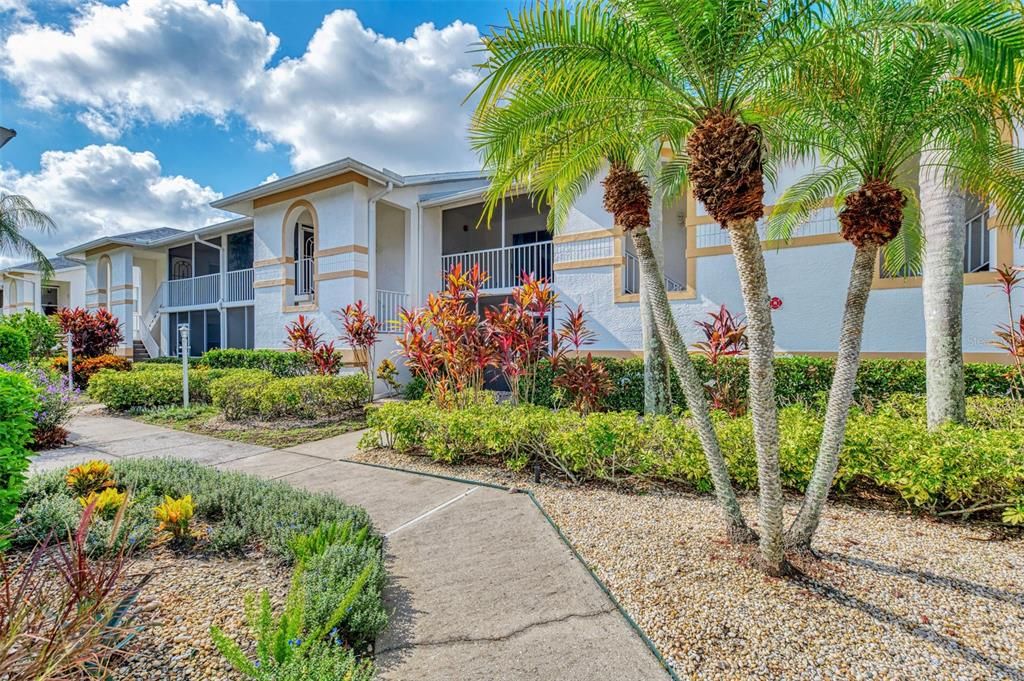 For Sale: $199,000 (2 beds, 2 baths, 1352 Square Feet)