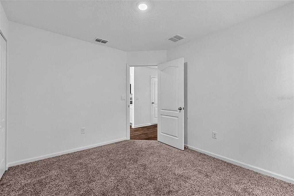For Sale: $290,000 (3 beds, 2 baths, 1198 Square Feet)