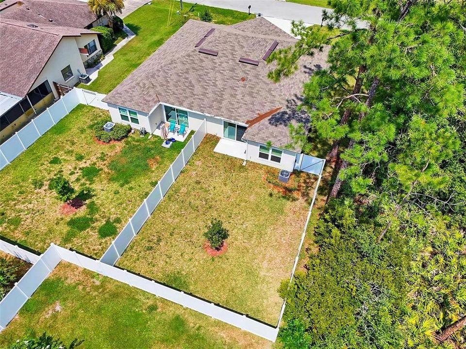 For Sale: $290,000 (3 beds, 2 baths, 1198 Square Feet)