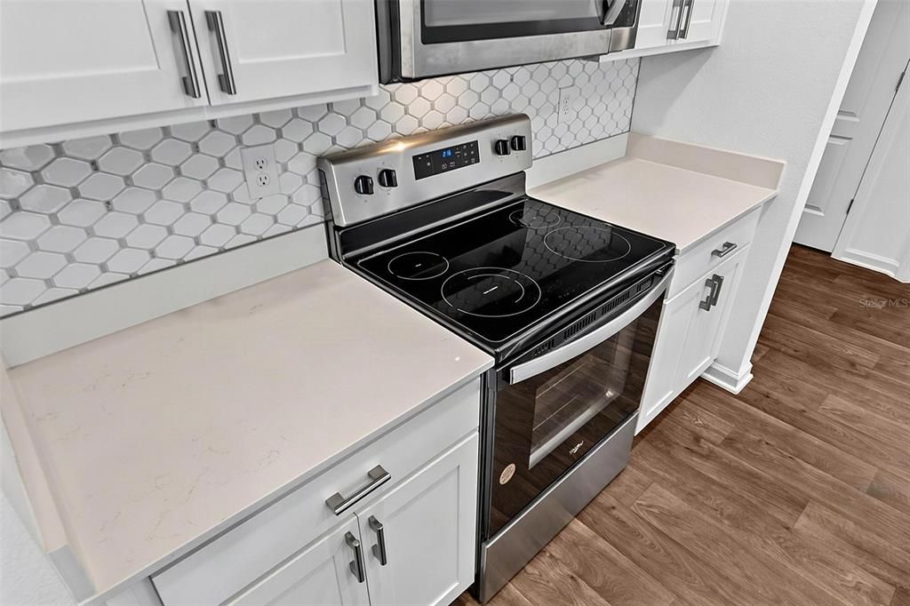 For Sale: $290,000 (3 beds, 2 baths, 1198 Square Feet)