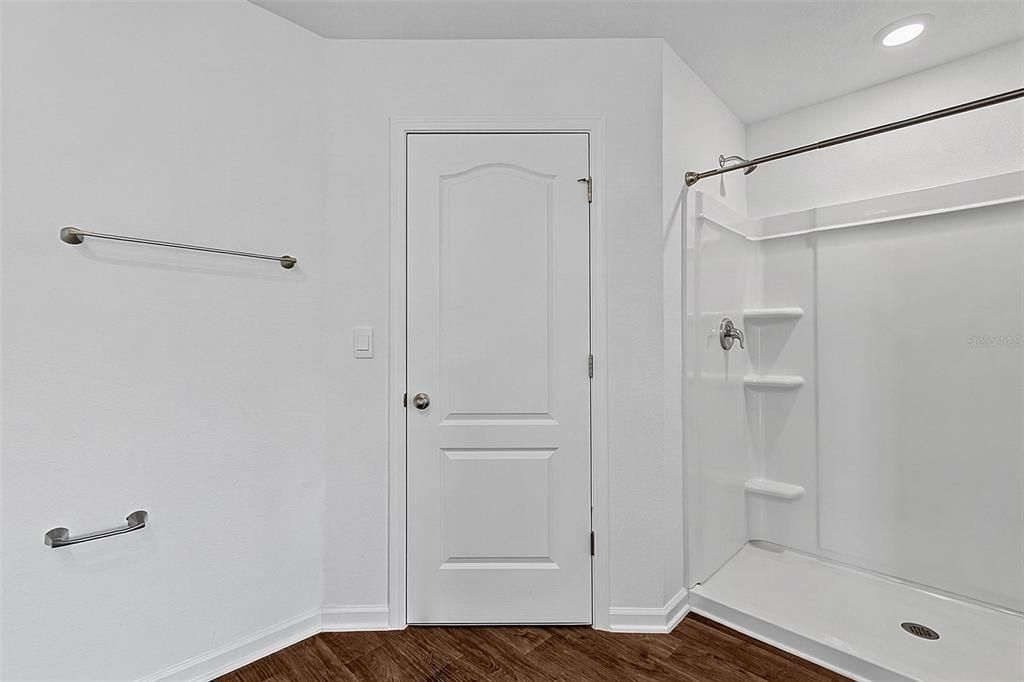 For Sale: $290,000 (3 beds, 2 baths, 1198 Square Feet)
