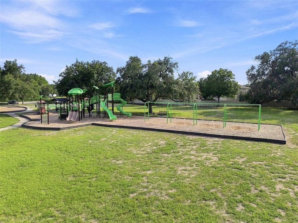 En Venta: $514,900 (4 camas, 2 baños, 2539 Pies cuadrados)