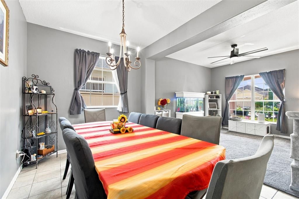 En Venta: $514,900 (4 camas, 2 baños, 2539 Pies cuadrados)