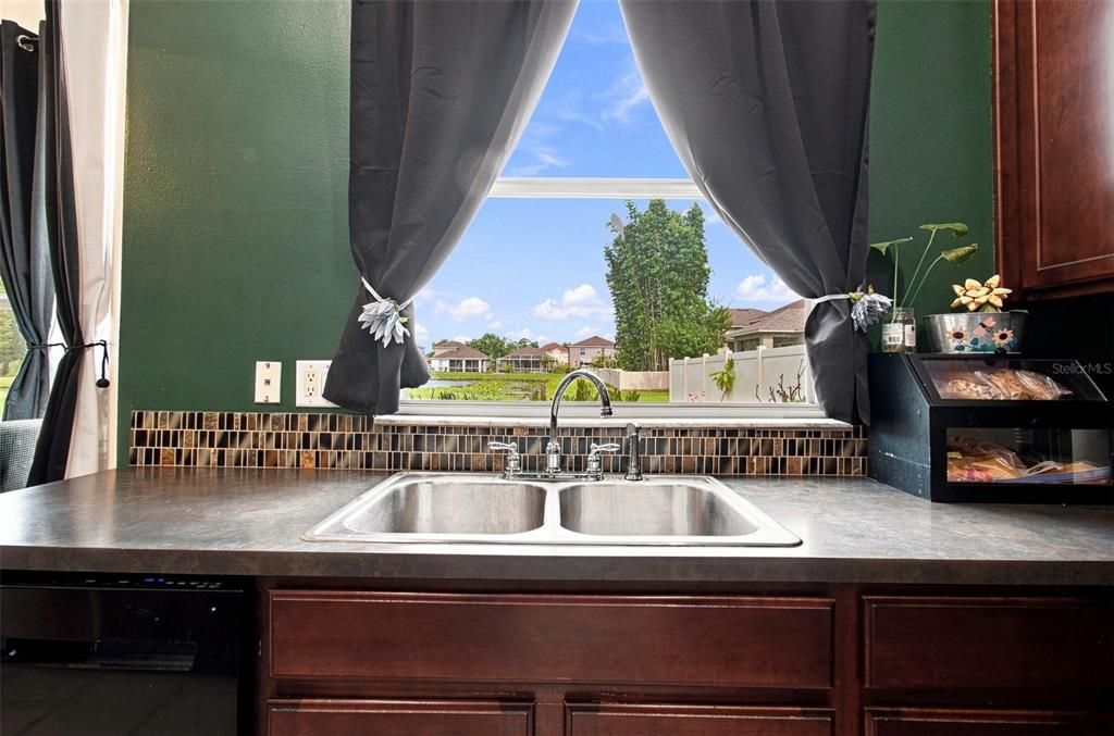 En Venta: $514,900 (4 camas, 2 baños, 2539 Pies cuadrados)