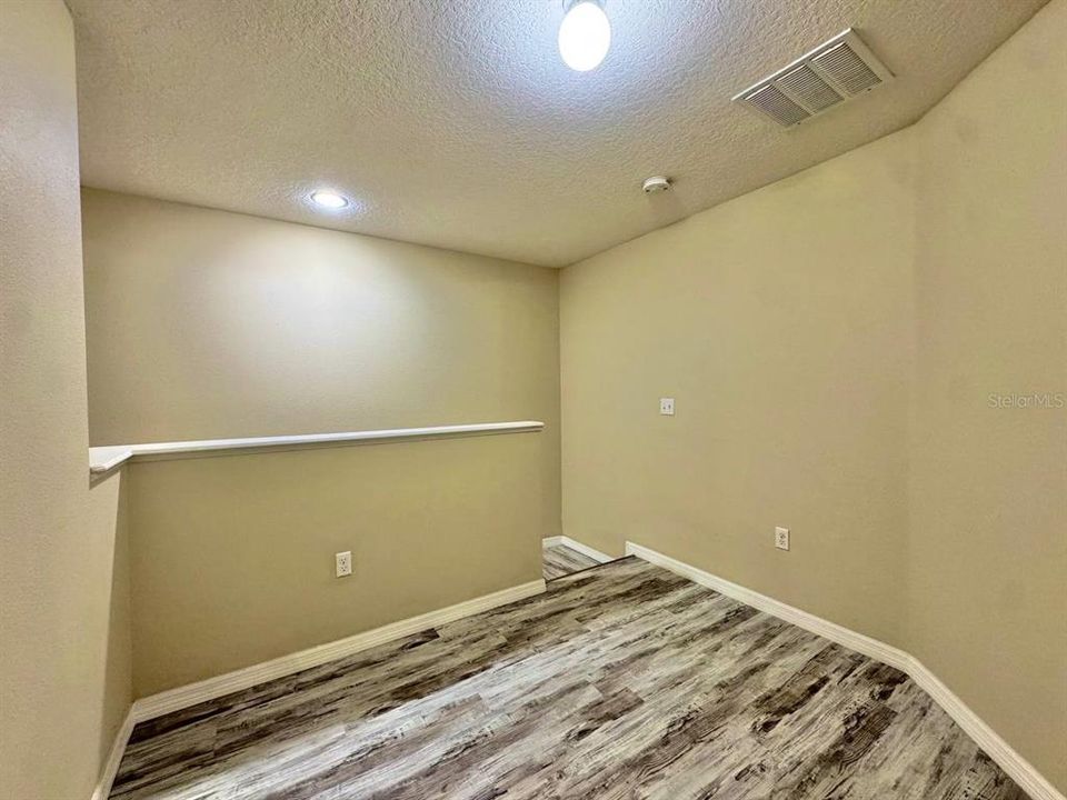 For Rent: $2,100 (3 beds, 2 baths, 1644 Square Feet)
