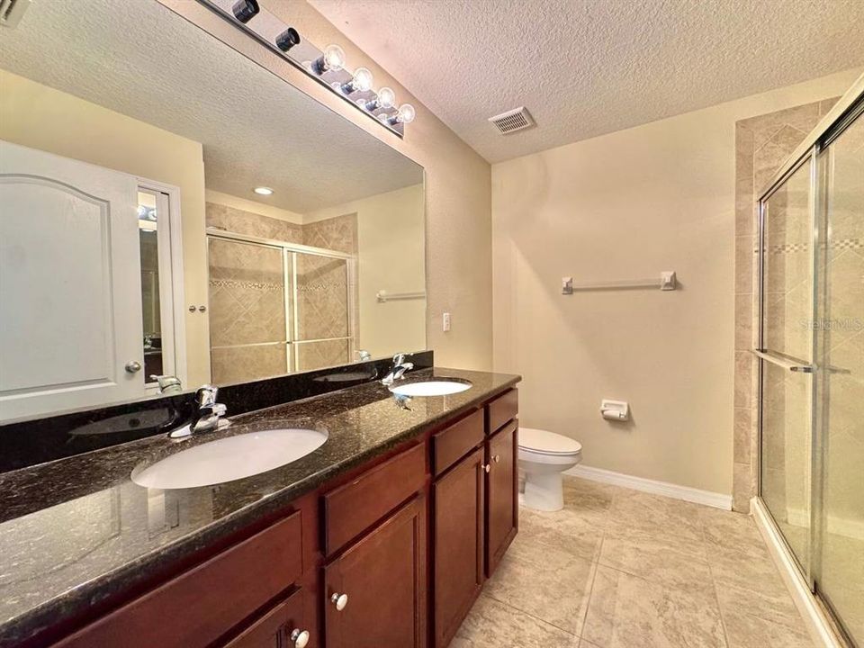 For Rent: $2,100 (3 beds, 2 baths, 1644 Square Feet)