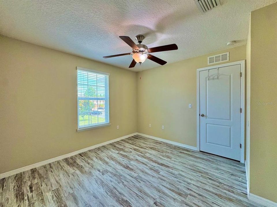 For Rent: $2,100 (3 beds, 2 baths, 1644 Square Feet)