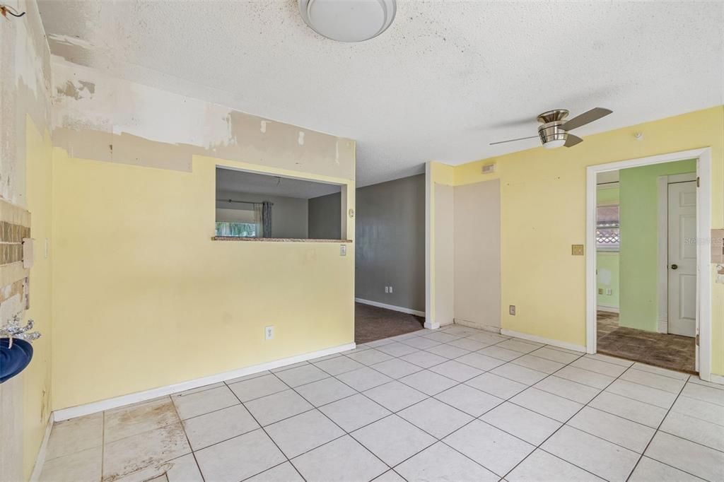 For Sale: $199,900 (3 beds, 2 baths, 1280 Square Feet)