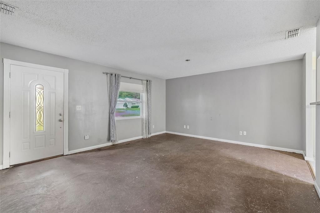 For Sale: $199,900 (3 beds, 2 baths, 1280 Square Feet)
