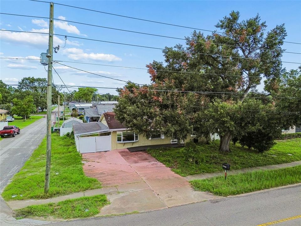 For Sale: $199,900 (3 beds, 2 baths, 1280 Square Feet)