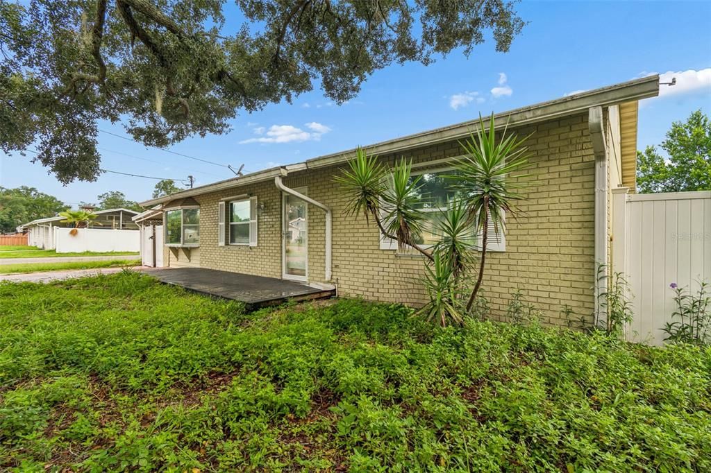For Sale: $199,900 (3 beds, 2 baths, 1280 Square Feet)