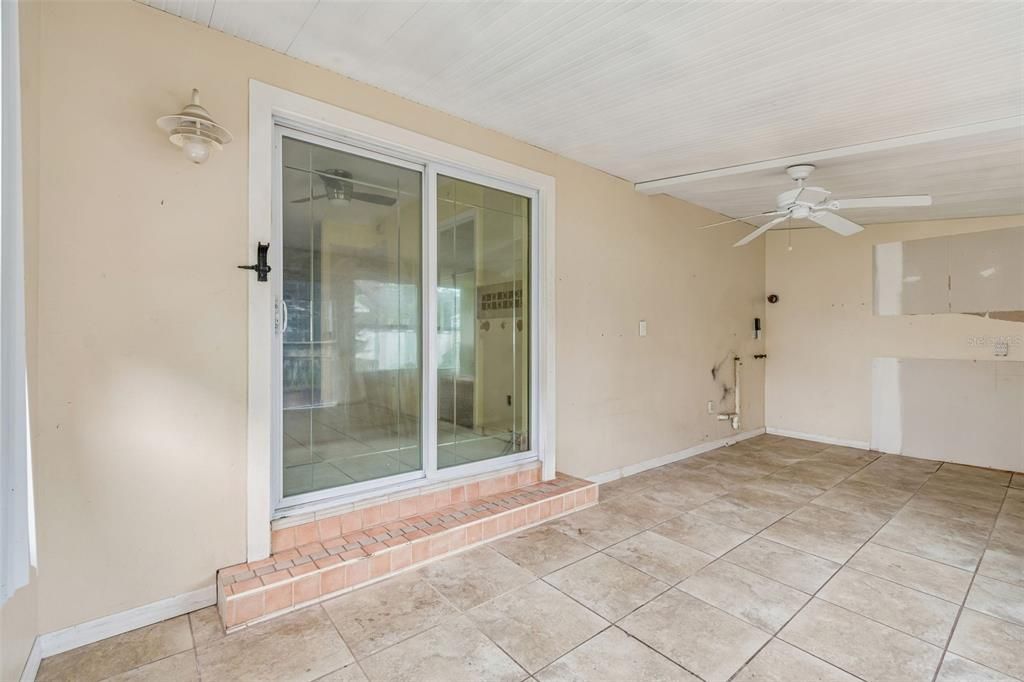 For Sale: $199,900 (3 beds, 2 baths, 1280 Square Feet)