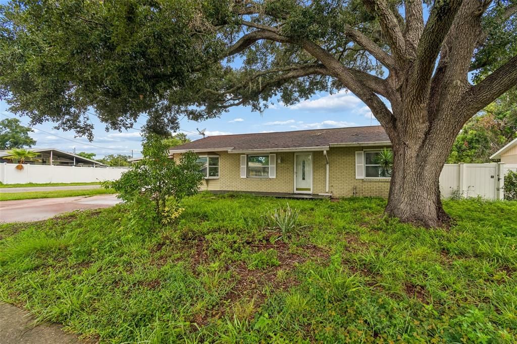 For Sale: $199,900 (3 beds, 2 baths, 1280 Square Feet)