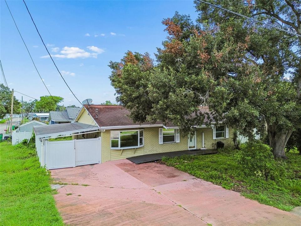 For Sale: $199,900 (3 beds, 2 baths, 1280 Square Feet)