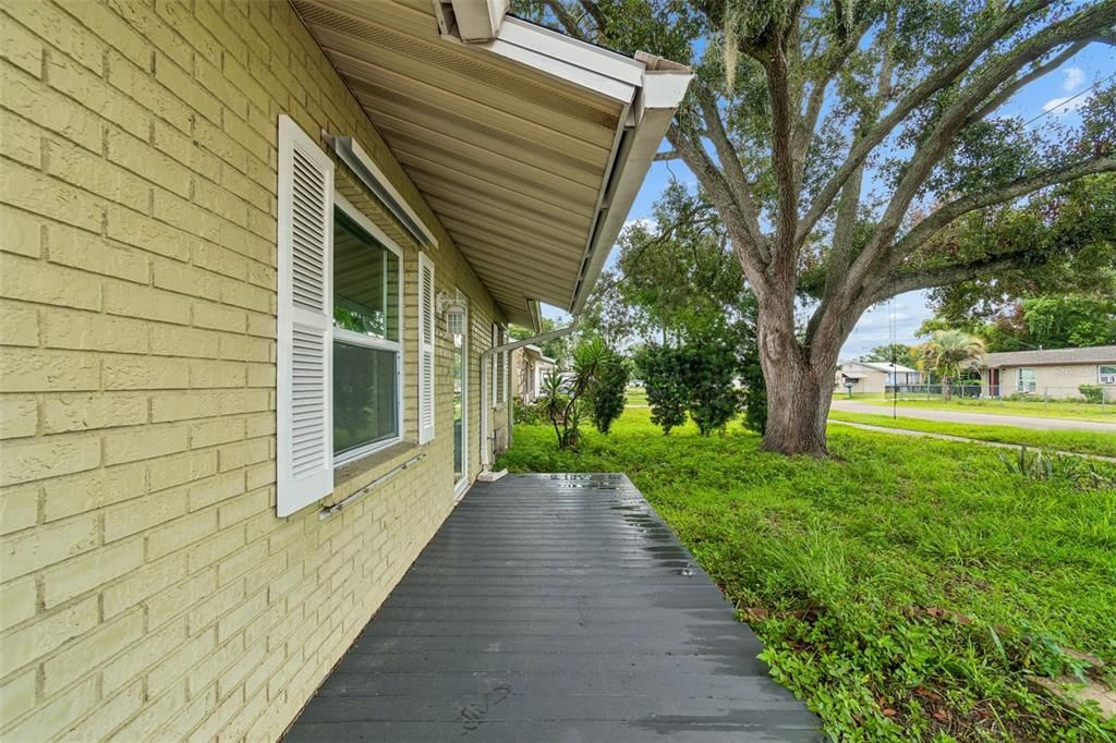 For Sale: $199,900 (3 beds, 2 baths, 1280 Square Feet)