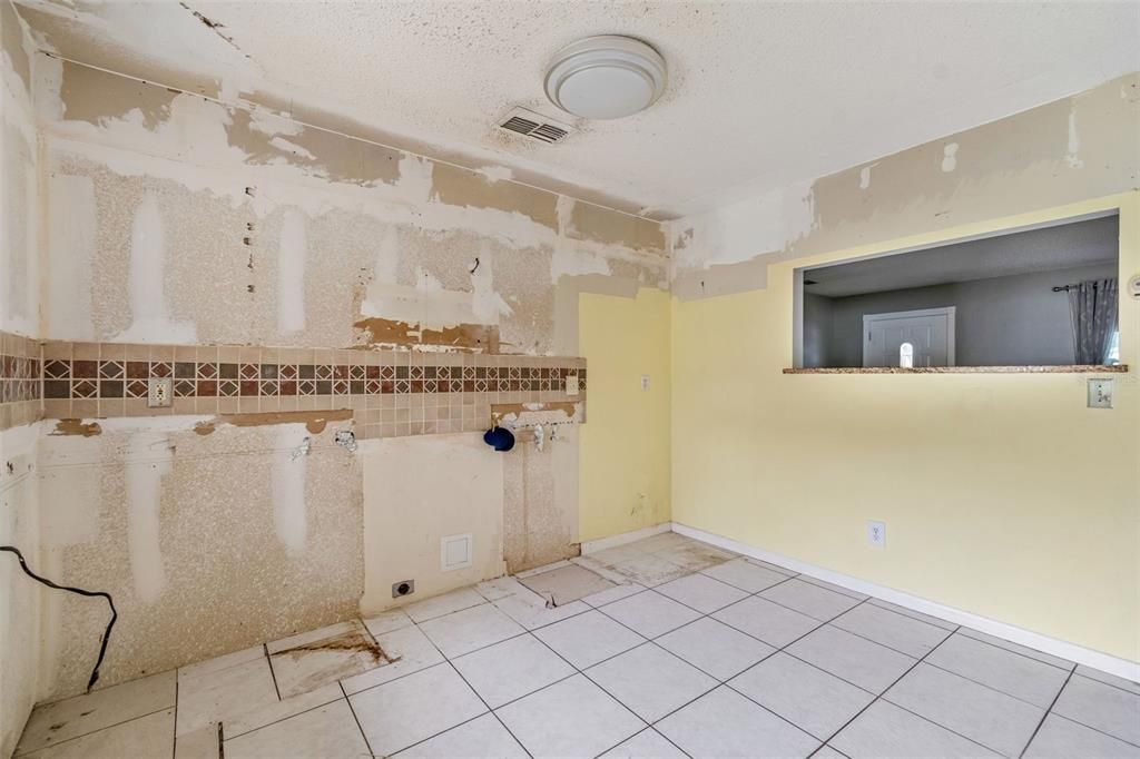 For Sale: $199,900 (3 beds, 2 baths, 1280 Square Feet)