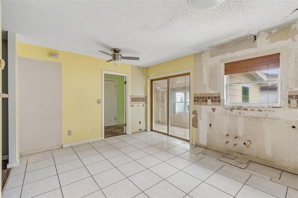 For Sale: $199,900 (3 beds, 2 baths, 1280 Square Feet)