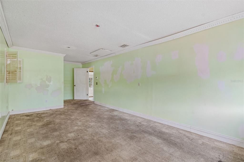 For Sale: $199,900 (3 beds, 2 baths, 1280 Square Feet)
