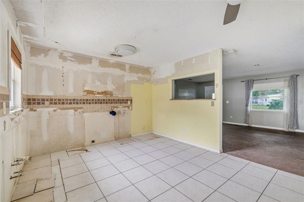 For Sale: $199,900 (3 beds, 2 baths, 1280 Square Feet)