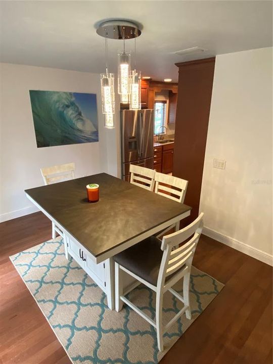 For Rent: $3,150 (3 beds, 3 baths, 2100 Square Feet)