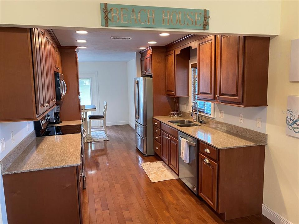 For Rent: $3,150 (3 beds, 3 baths, 2100 Square Feet)