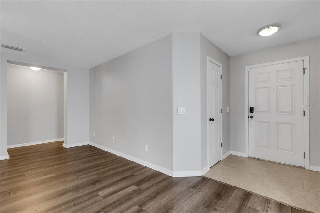 For Sale: $330,000 (3 beds, 2 baths, 1695 Square Feet)