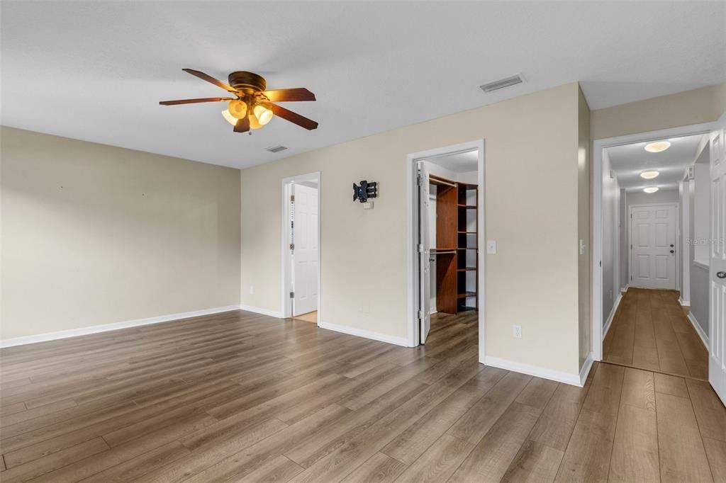 For Sale: $330,000 (3 beds, 2 baths, 1695 Square Feet)