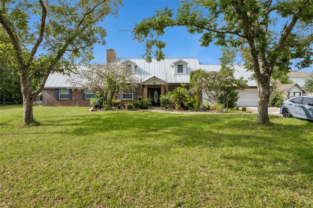 En Venta: $2,880,000 (2.77 acres)