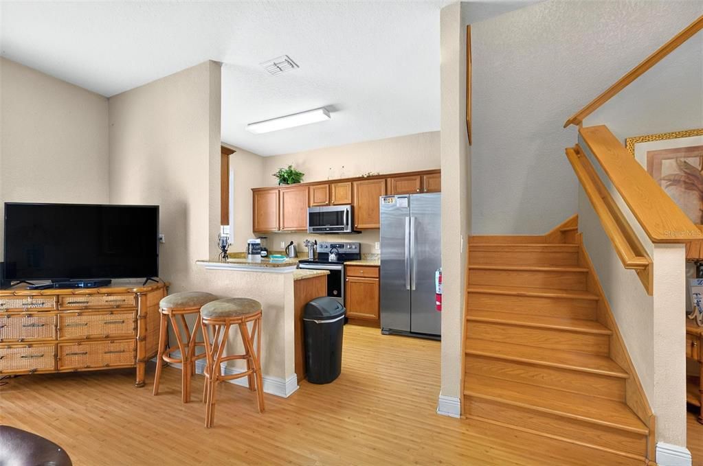 For Sale: $199,000 (3 beds, 3 baths, 1425 Square Feet)