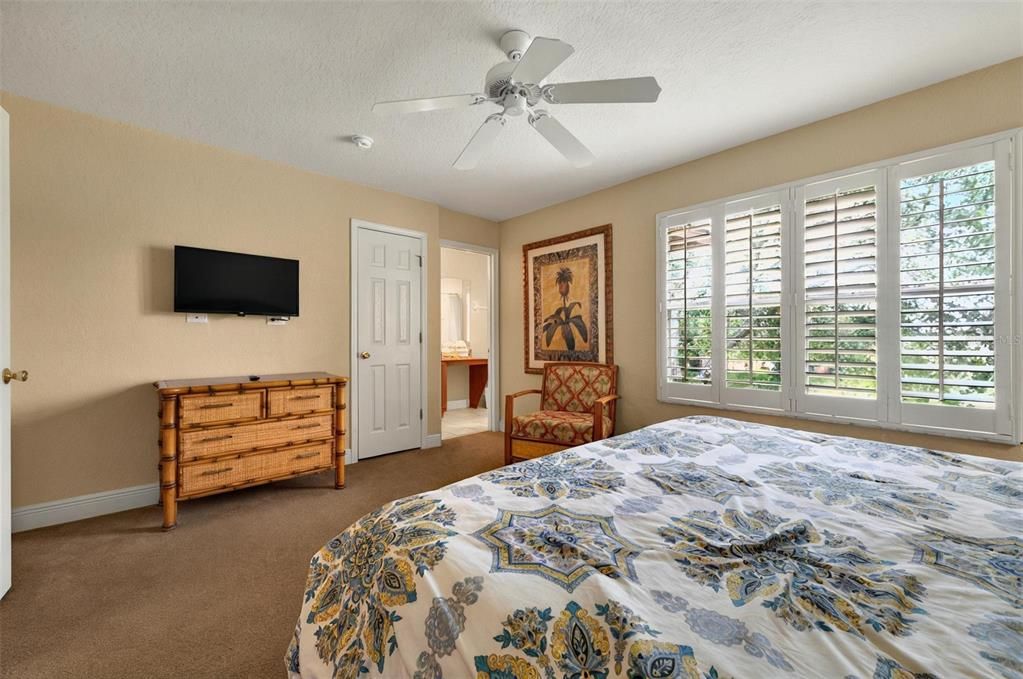 For Sale: $199,000 (3 beds, 3 baths, 1425 Square Feet)