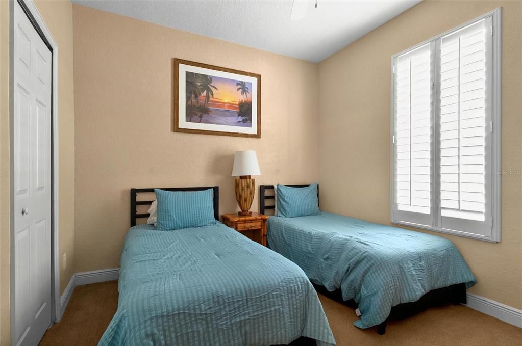 For Sale: $199,000 (3 beds, 3 baths, 1425 Square Feet)