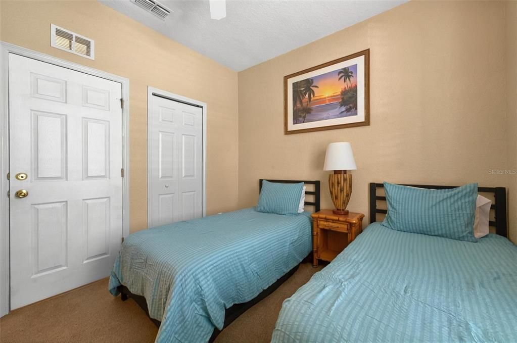 For Sale: $199,000 (3 beds, 3 baths, 1425 Square Feet)