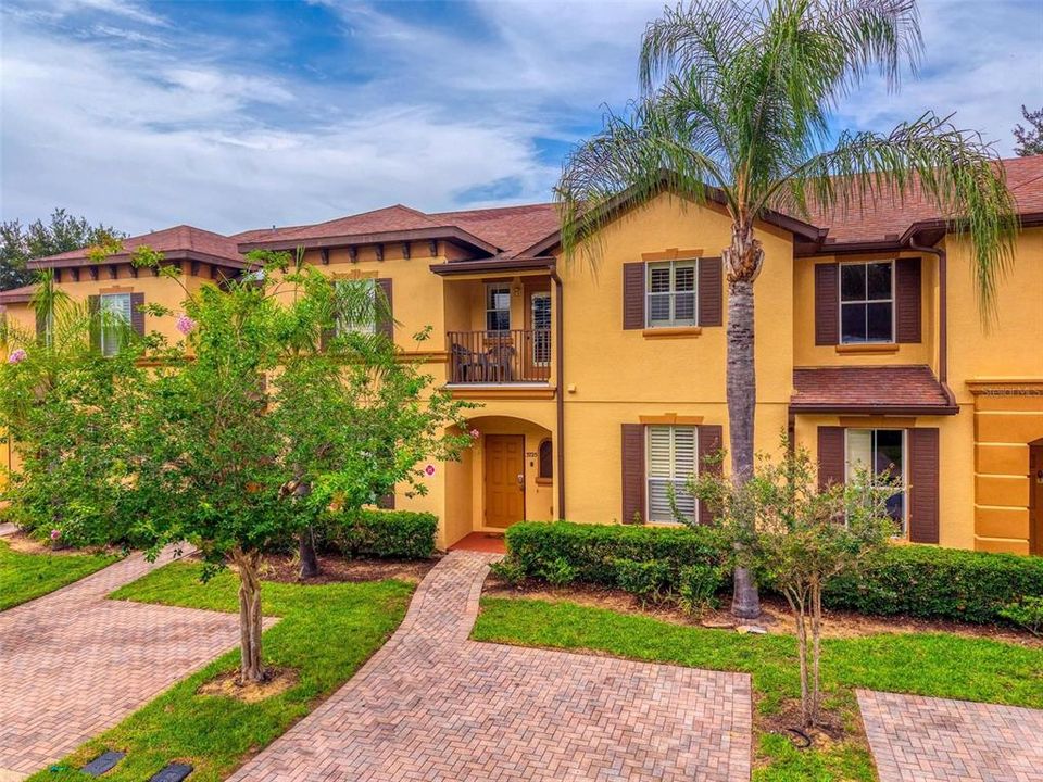 For Sale: $199,000 (3 beds, 3 baths, 1425 Square Feet)