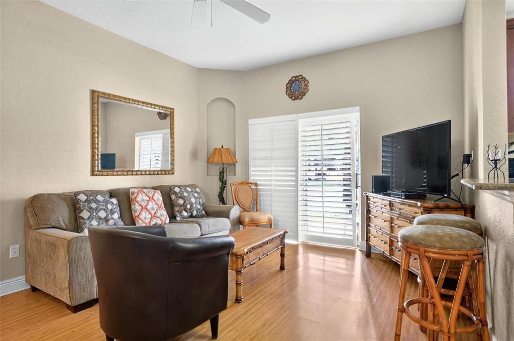 For Sale: $199,000 (3 beds, 3 baths, 1425 Square Feet)
