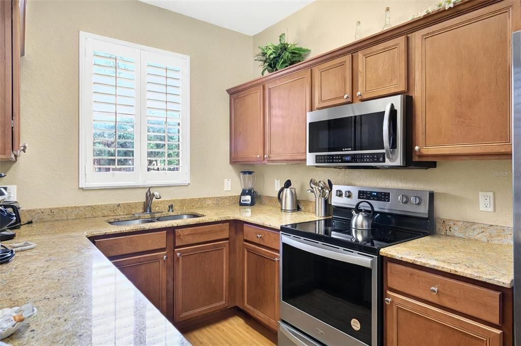 For Sale: $199,000 (3 beds, 3 baths, 1425 Square Feet)