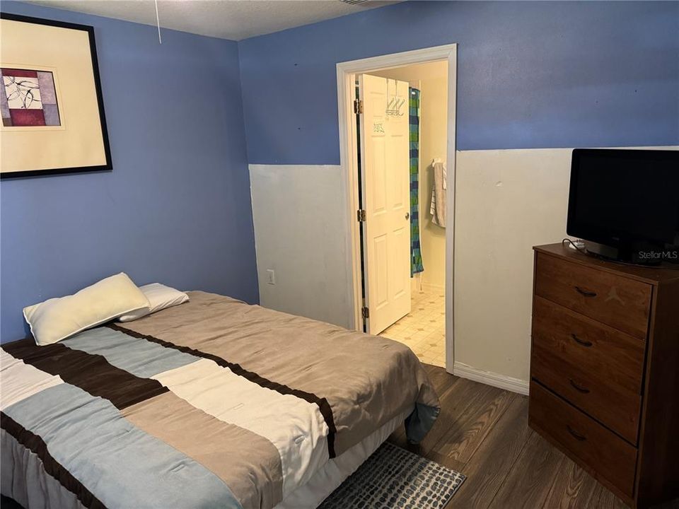 For Sale: $195,000 (3 beds, 2 baths, 1377 Square Feet)